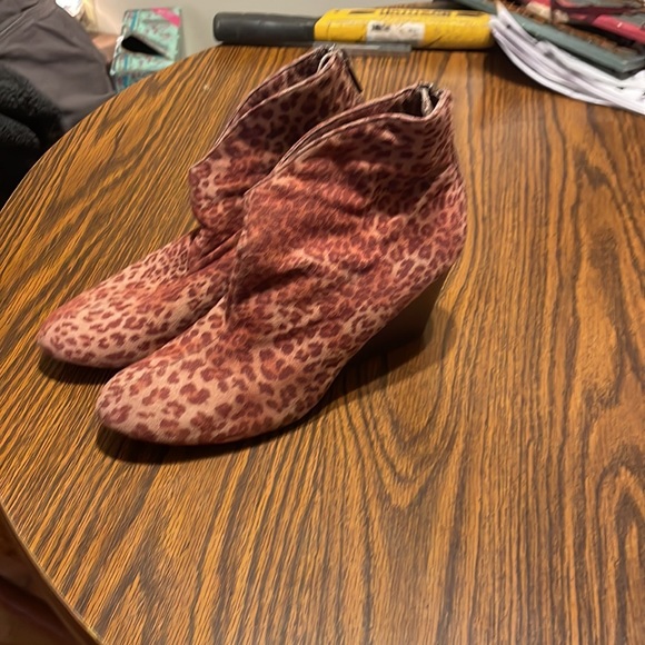 Woman’s leapoard print ankle boots never wore impo stretch size 9 - Picture 6 of 6